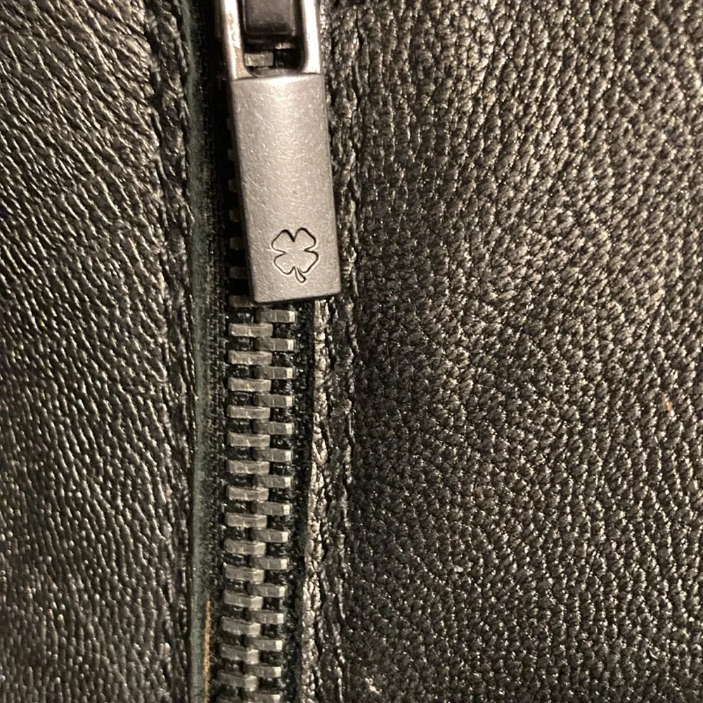 Bootie, LUCKY BRAND silver metallic leather , zippers on both sides of boot - Picture 8 of 8